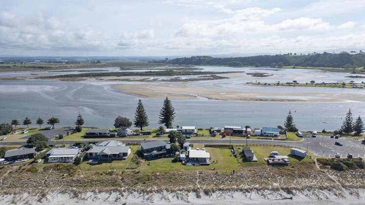 714 Pukehina Parade_4