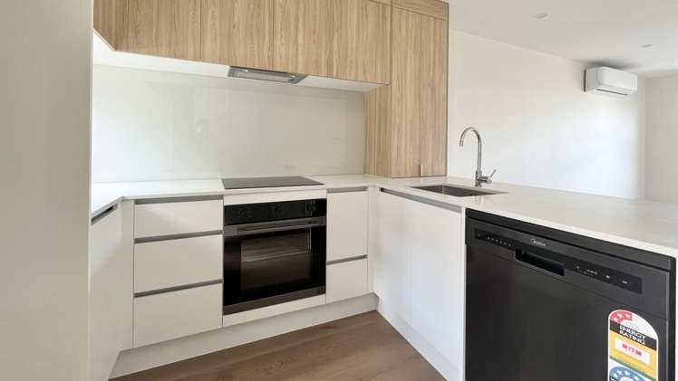 11/474 West Coast Road 1665_2