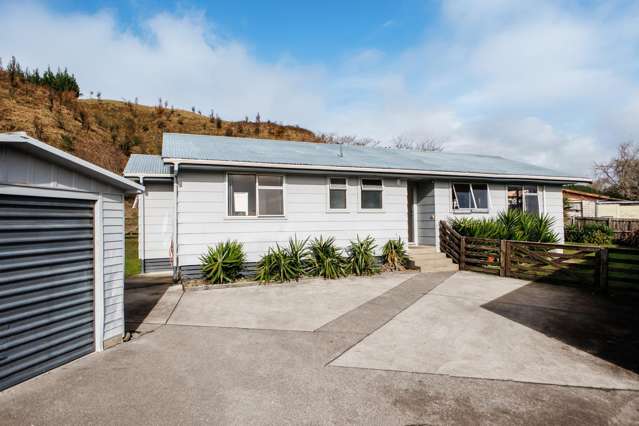 Private Kawerau Home with Country Views
