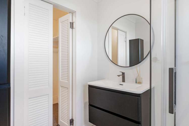 2 Cobden Street City Centre_16