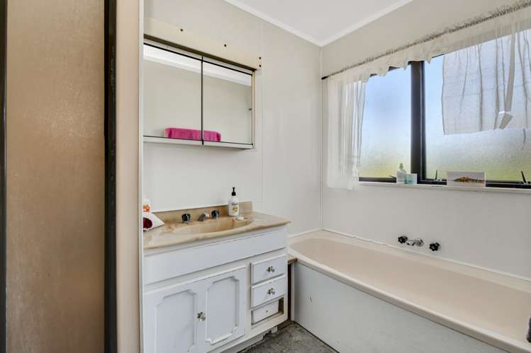 26 Deerness Crescent Algies Bay_8