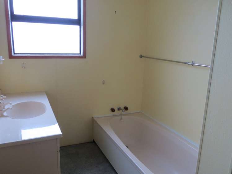 1 Henton Street Te Aroha_17