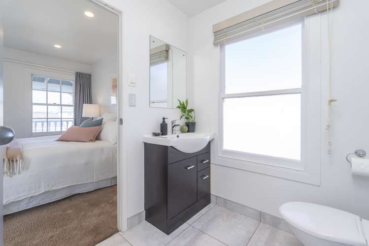 16 Beach Road Northcote Point_15