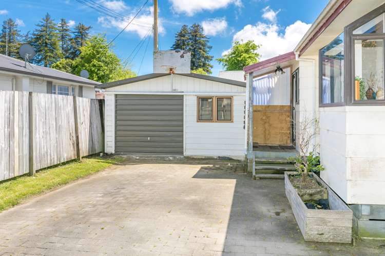 2 Inverness Avenue Hamilton East_19