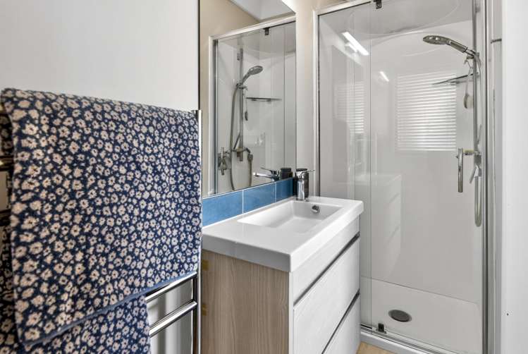 24C Charles Dickens Drive Mellons Bay_20