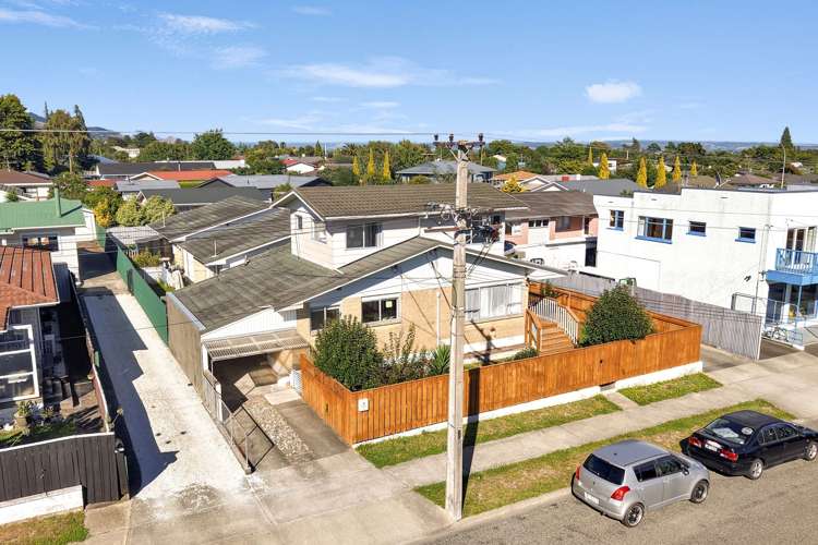 1/4 Maitland Avenue Stoke_17