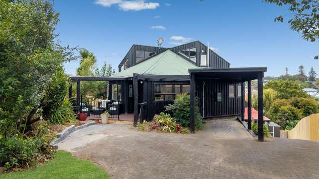 Your Little Alpine Retreat in Botany Downs
