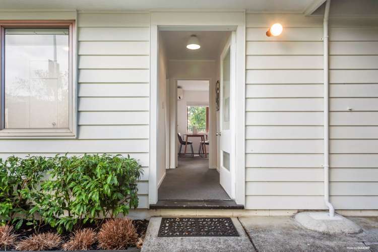 5a Dolbear Street Titirangi_12