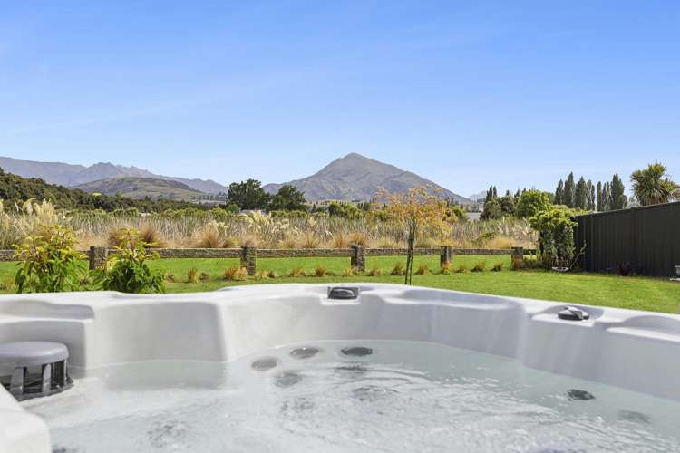 28 Sherwin Avenue Albert Town_19