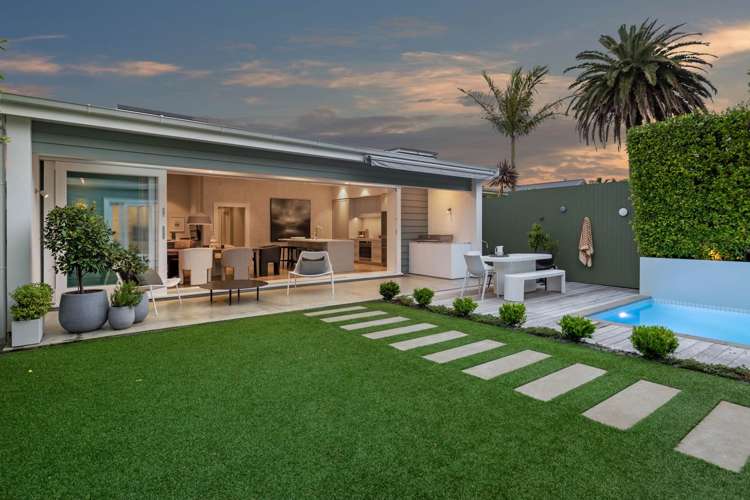 9 Shoal Bay Road Devonport_50