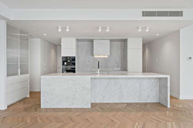 3701/51 Albert Street 10015_4