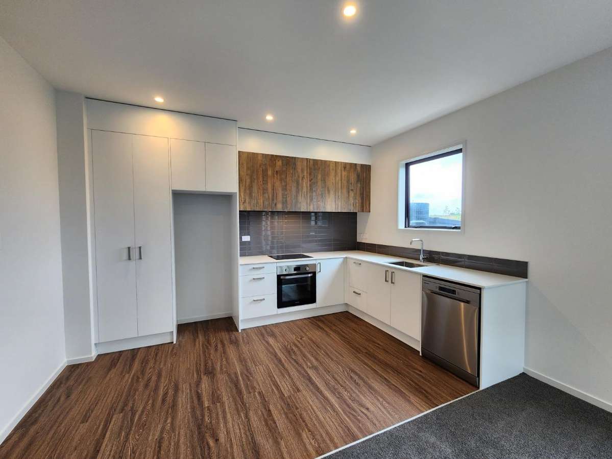 Hobsonville, 3 Bedrooms, $680 5