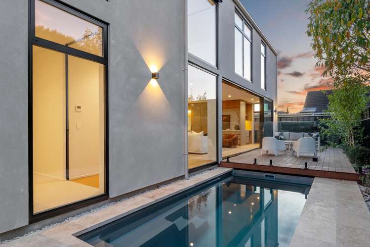 2/36 Tui Street_3