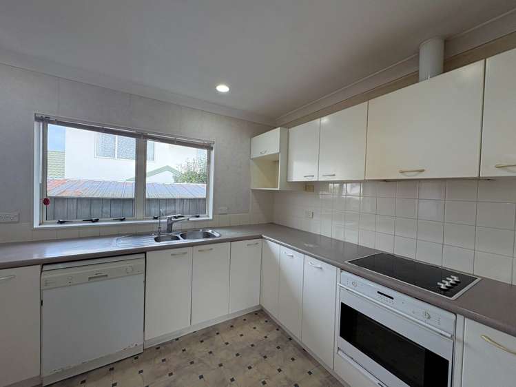 1/22 Penruddocke Road Half Moon Bay_6