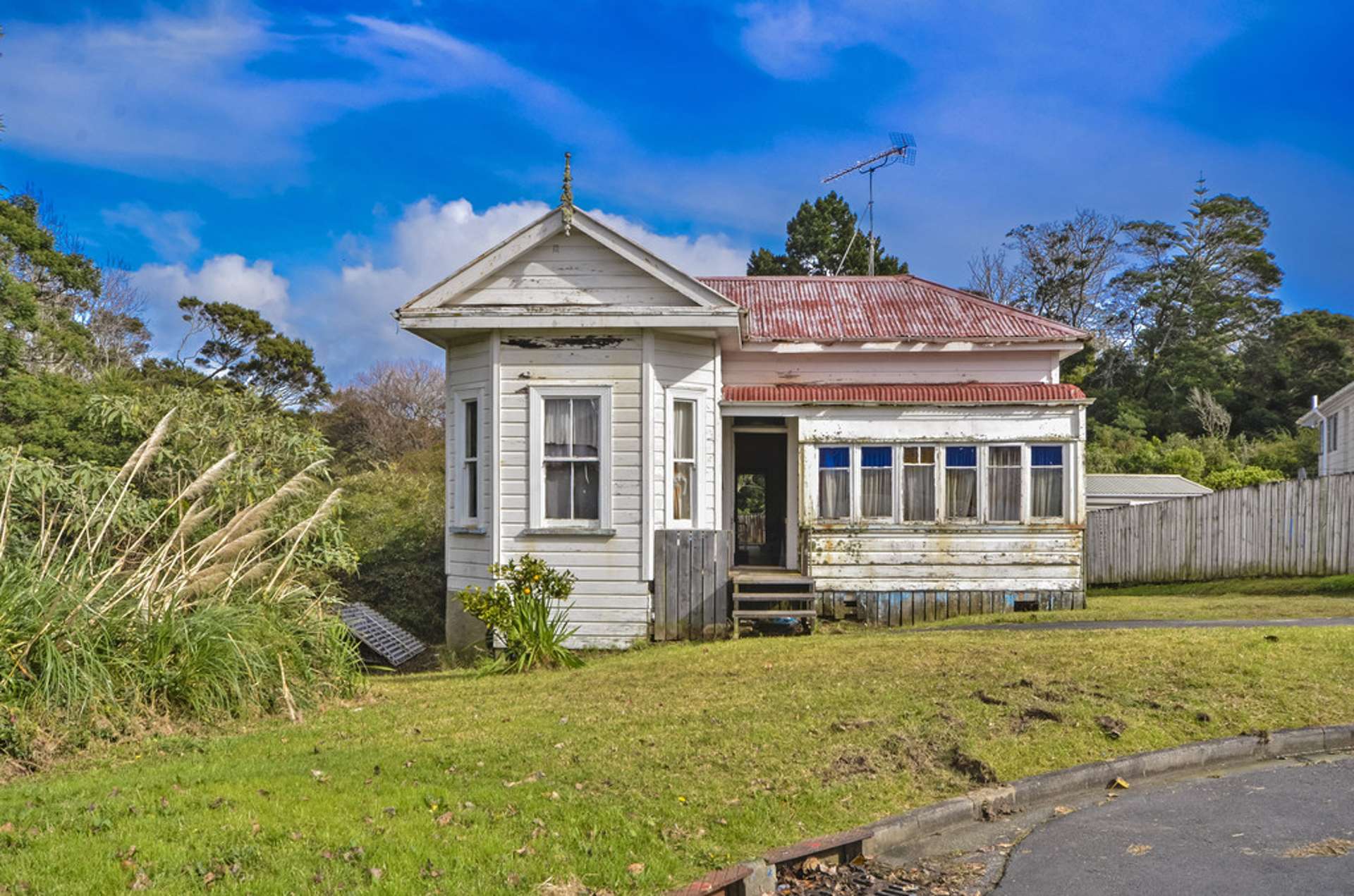 19 Woodhams Street Beach Haven_0