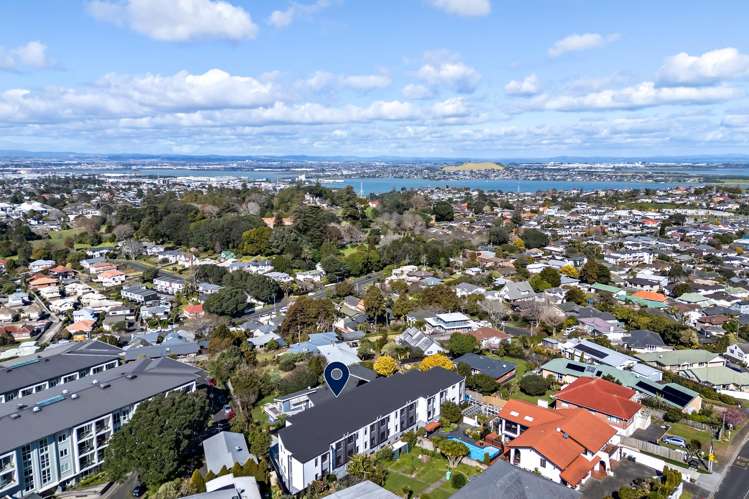 25 Warren Avenue Three Kings_25