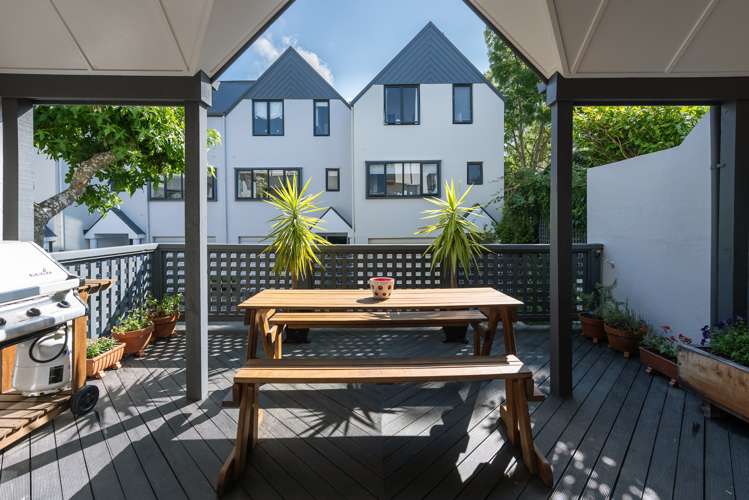 10/14 Harriett Street Thorndon_5