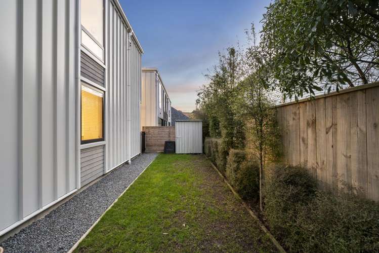 8-50 Friend Street Karori_26