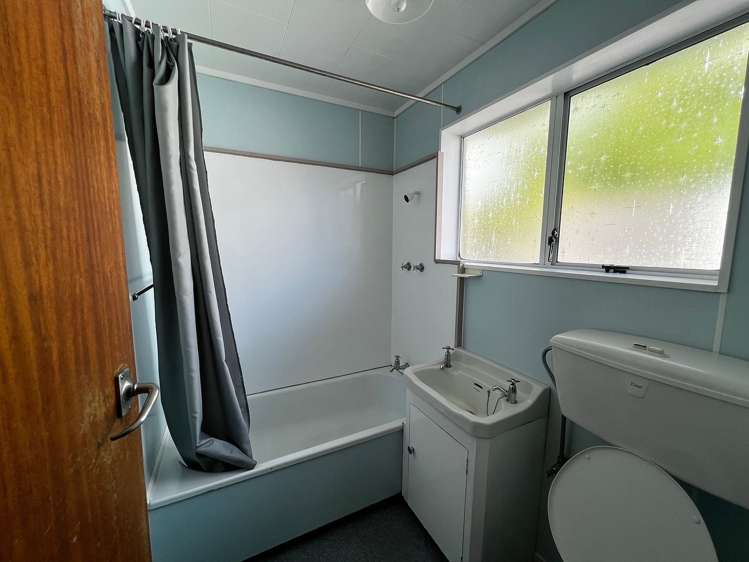 2/31 Islington Street Trentham_2