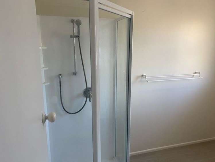 206 Edmonton Road Te Atatu South_9