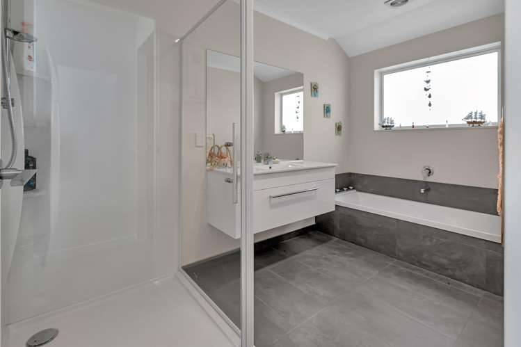 10 Mariners Haven One Tree Point_12