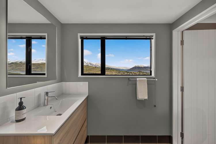 105 Goldfield Heights Queenstown_14