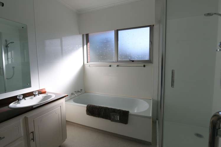 64 Pleasant Street Onehunga_7