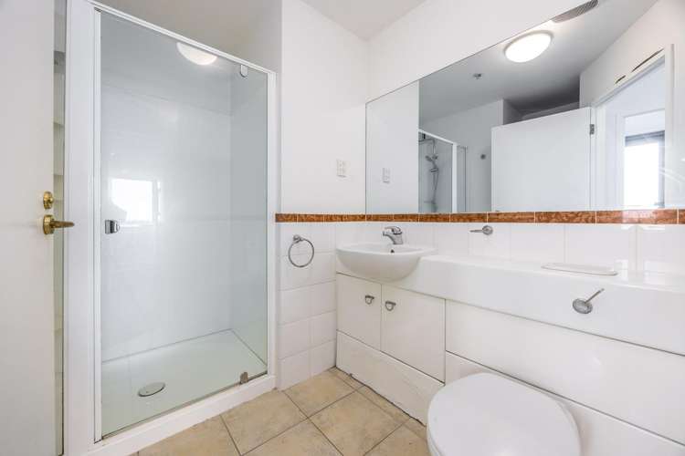 6G/14 Waterloo Quadrant Auckland Central_13