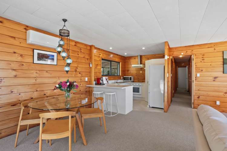 2/613a Glenfield Road Totara Vale_8