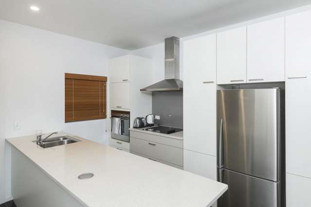 202/4 Reads Quay, Marinaview Gisborne_2