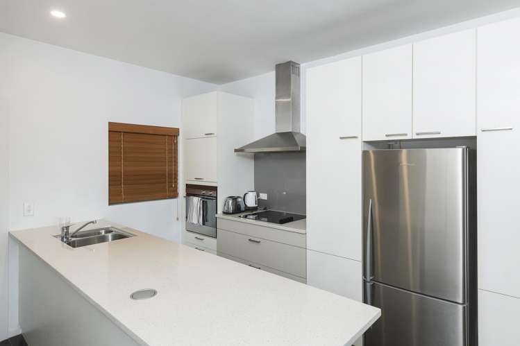 202/4 Reads Quay, Marinaview Gisborne_2
