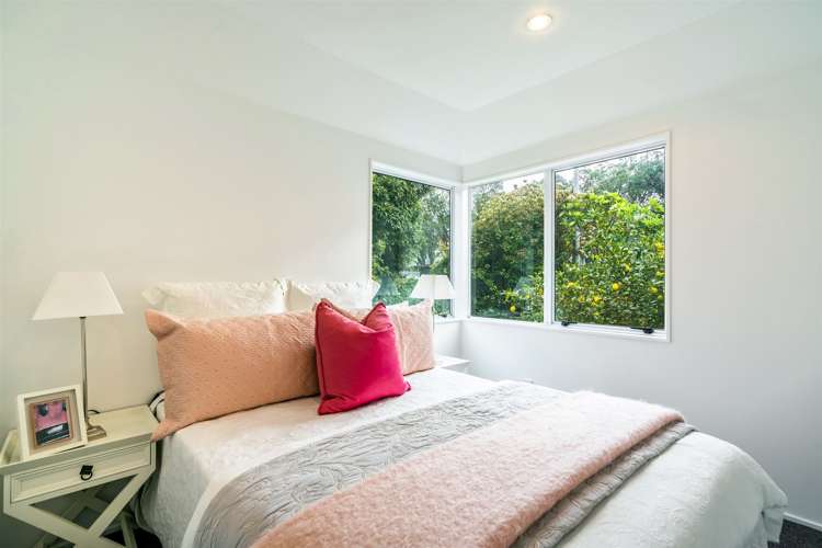 1/1 Valley Road Northcote_12