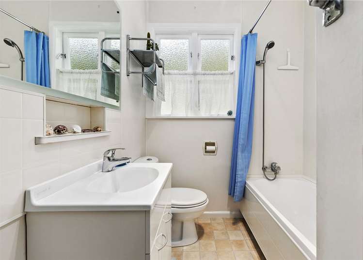 353 Main Road Tawa_13