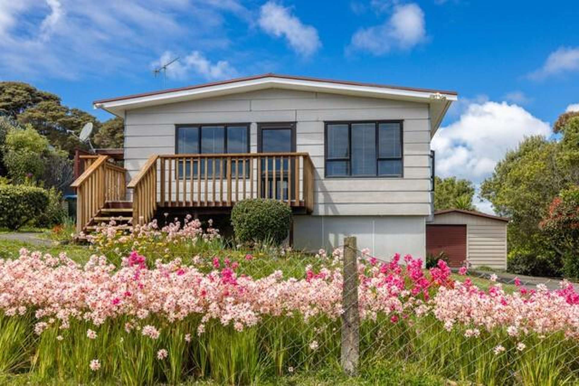 33 Whakarite Road Ostend_0