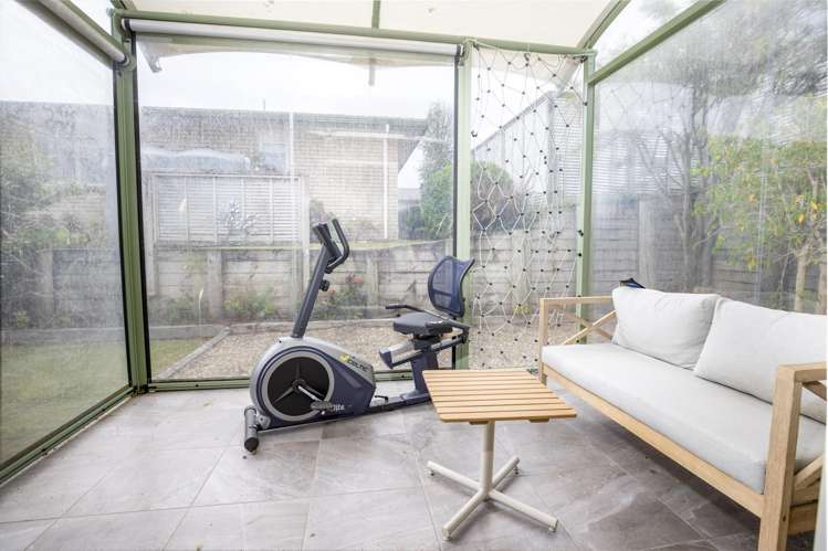 37/8 Village Place Tuakau_8