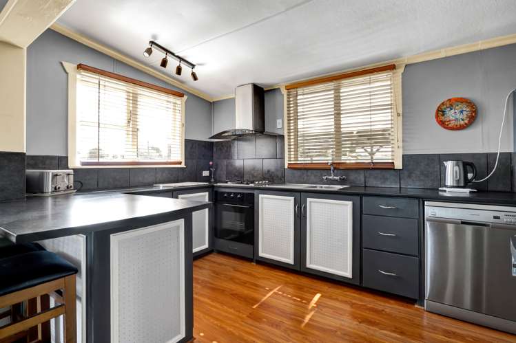 10 Tauranga-A-Ika Street Manaia_5