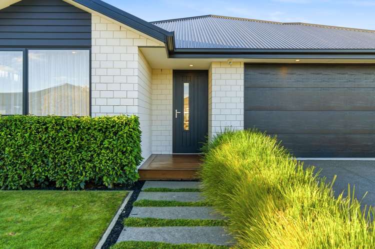 71 Sunline Avenue Lincoln_27