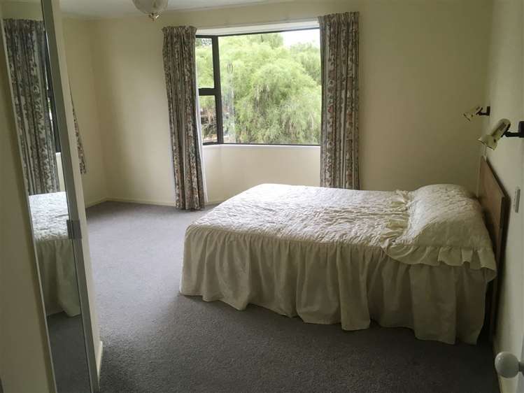 17 Waiau Street Manapouri_9