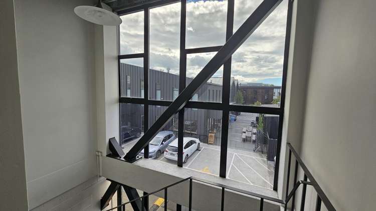 Room 8, 209 Queen Street East Hastings_3