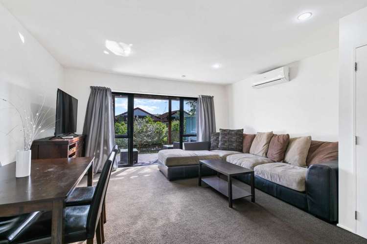 5/44 Fields Parade Oteha_1