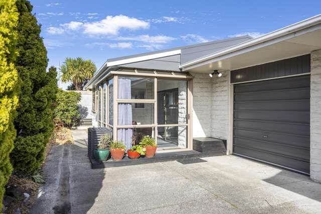 Impeccable and easy, tidy two bedroom unit