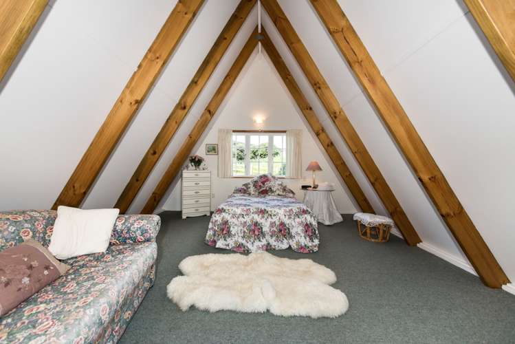 865 Wilson Road South Head_16