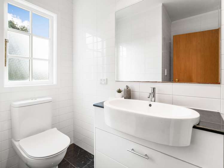 9 Third View Avenue Beachlands_16