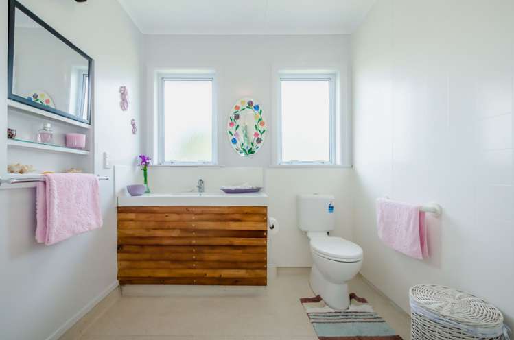 72 Raumati Road Raumati Beach_15