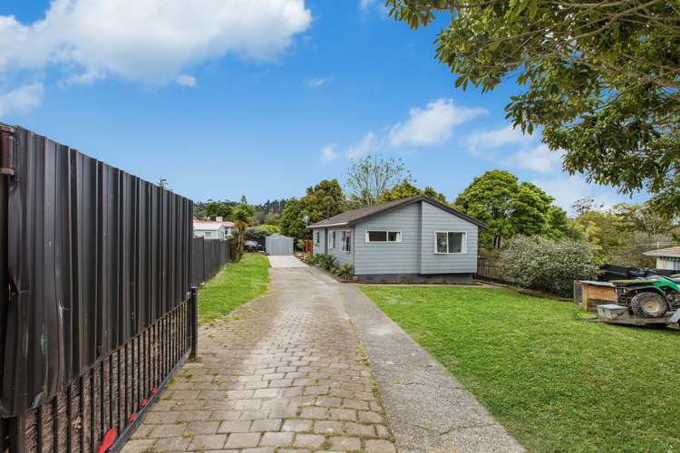 8 Karina Place Glen Eden_11