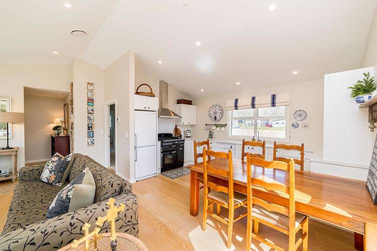 29 Oxfordshire Avenue Lower Shotover_8