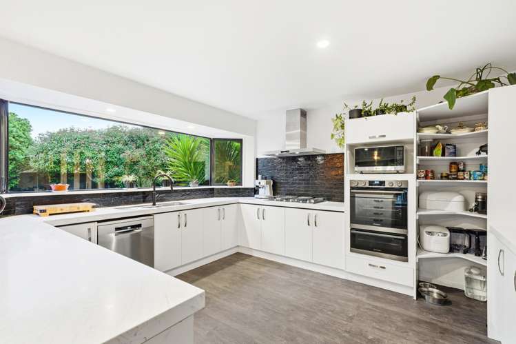 21 Taranaki Drive + 22 Hewitts Road Woodend_6