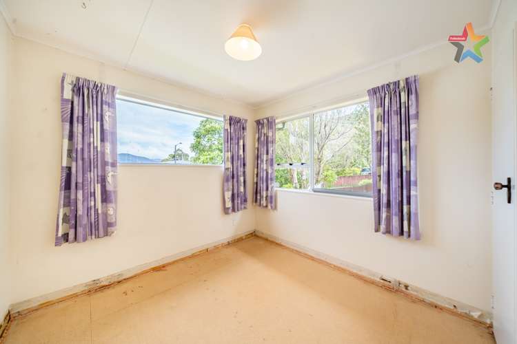 6 Kendal Grove Wainuiomata_11