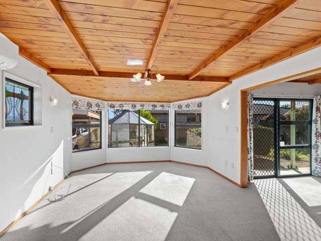 633a Queen Street East Levin_1