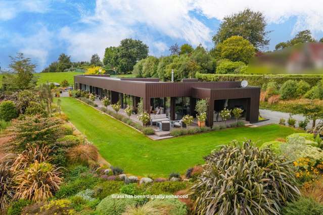 Effortless Elegance with Panoramic Mountain Views